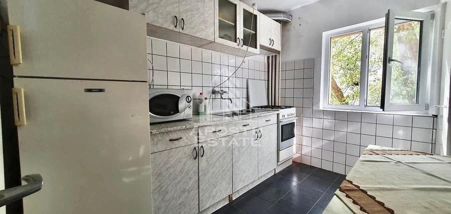 Apartament cu 2 camere semidecomandat, mobilat în Spitalul Județean