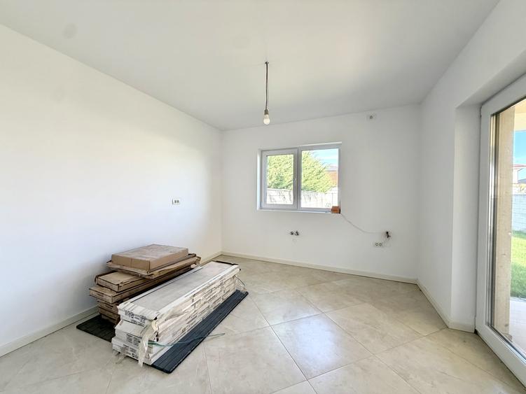 Duplex cu 5 camere cu Canalizare în Dumbrăvița
