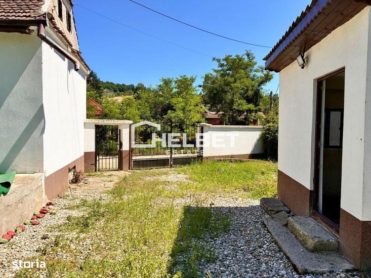 Casă cu 3 camere cu Teren 1030 Mp în Iarăș