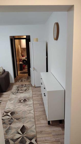 Apartament cu 2 camere semidecomandat în Berceni