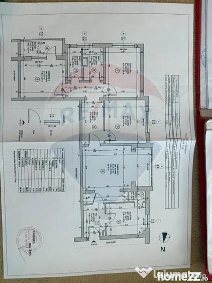 Apartament cu 4 camere decomandat în Central