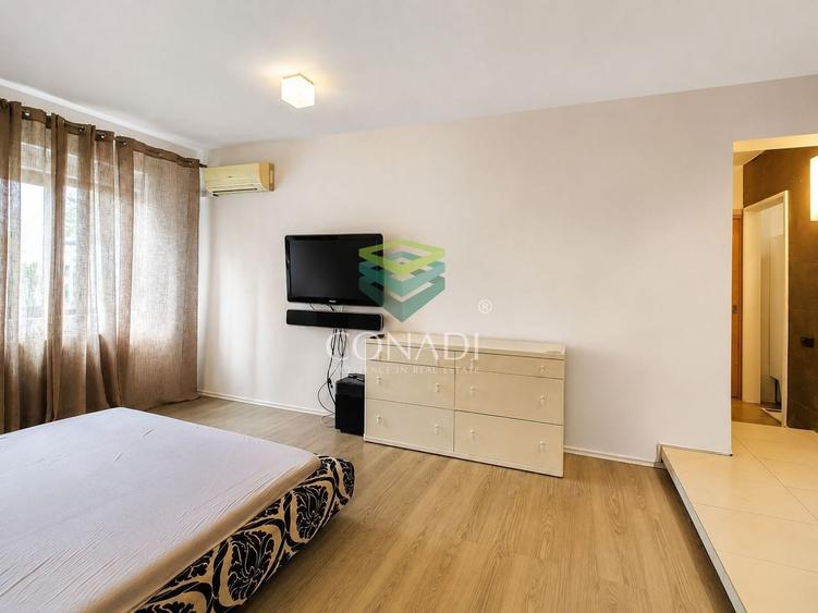 Apartament cu 3 camere decomandat, mobilat în Polonă