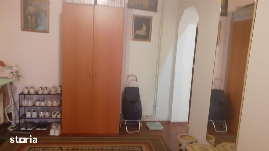 Casă cu 3 camere cu Teren 80 Mp în Obor