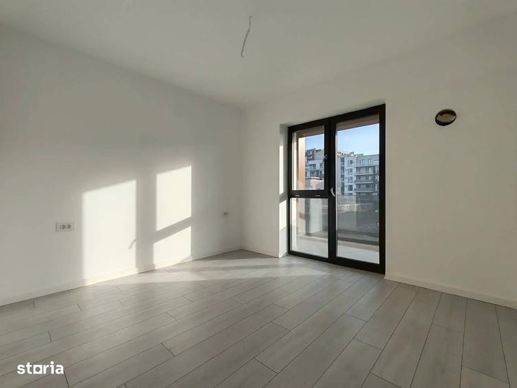 Apartament cu 3 camere decomandat în Romană