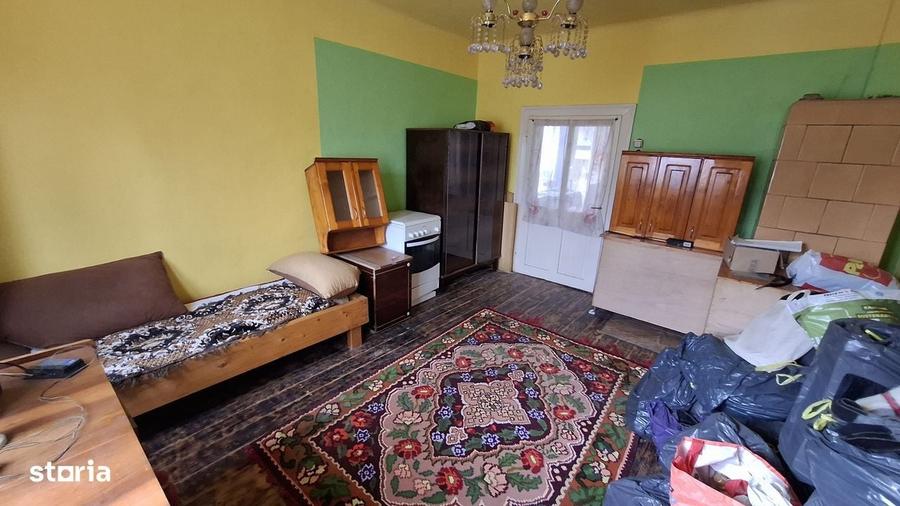 Casă cu 2 camere cu Teren 367 Mp în Central