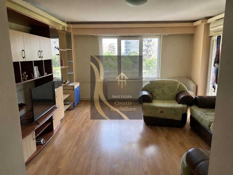 Apartament cu 3 camere decomandat în Octavian Goga