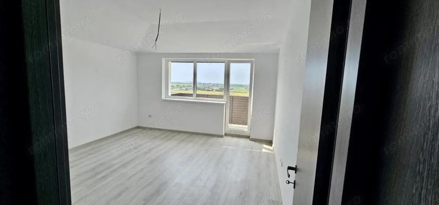 Apartament cu 3 camere decomandat în Sânpetru