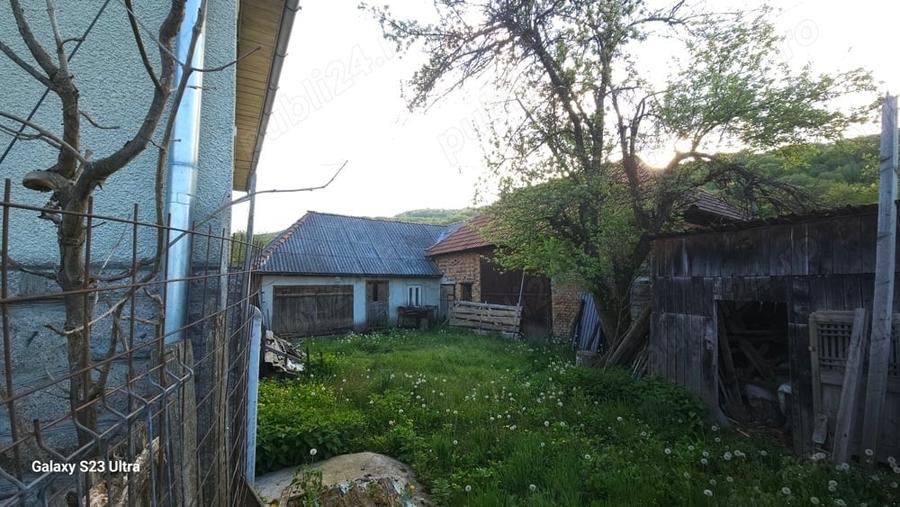 Casă cu 4 camere cu Teren 3030 Mp în Vale