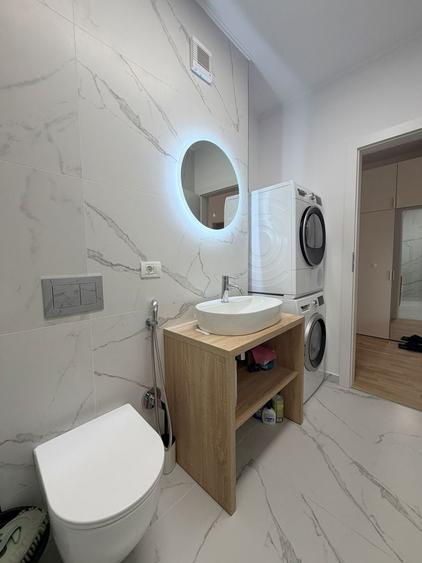 Apartament cu 2 camere semidecomandat, mobilat în Ultracentral