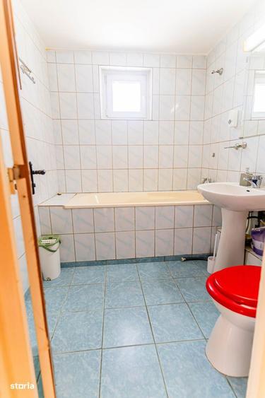 Apartament cu 3 camere decomandat în Rahova