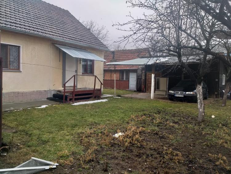 Casă individuală cu 2 camere cu Canalizare în Tractorul