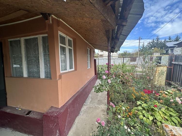 Casă cu 3 camere în Cocoșești