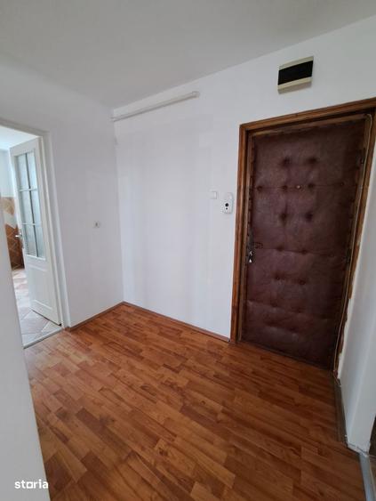 De inchiriat apartament cu 2 camere etaj 4/10 - 4