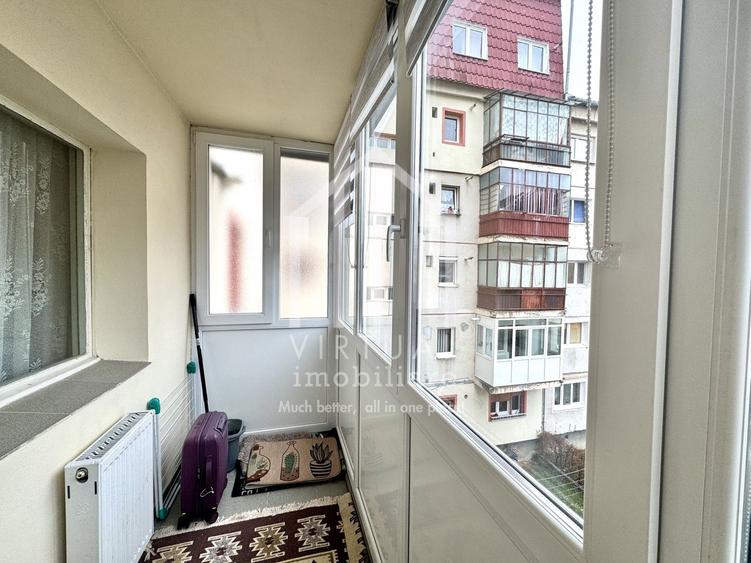 Apartament cu 3 camere decomandat în Valea Aurie