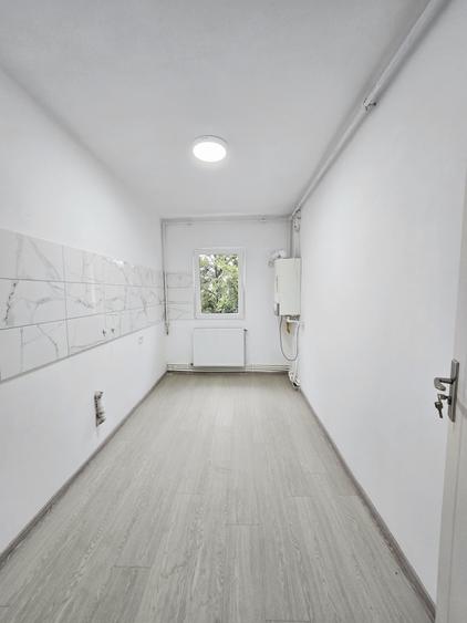 Apartament cu 2 camere decomandat în Nicolina