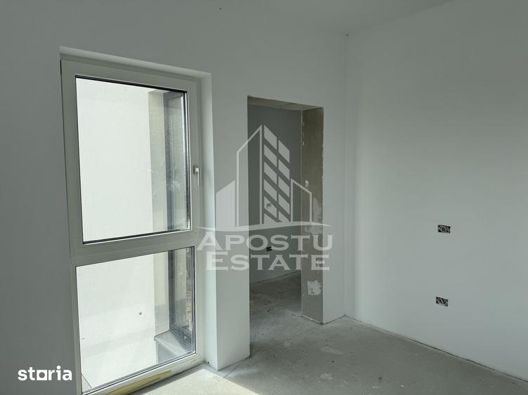 Casă cu 4 camere cu Teren 240 Mp în Ghiroda