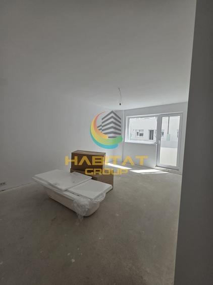 Apartament cu 3 camere decomandat în Metalurgiei