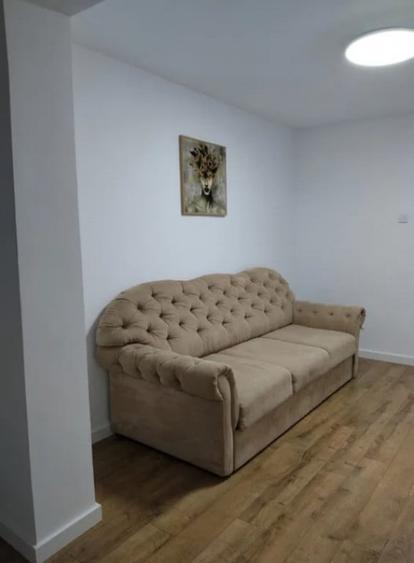 Apartament cu 3 camere decomandat în Astra
