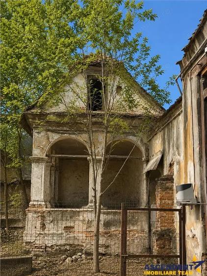 Casă cu 2 camere cu Teren 185 Mp în Centrul Istoric