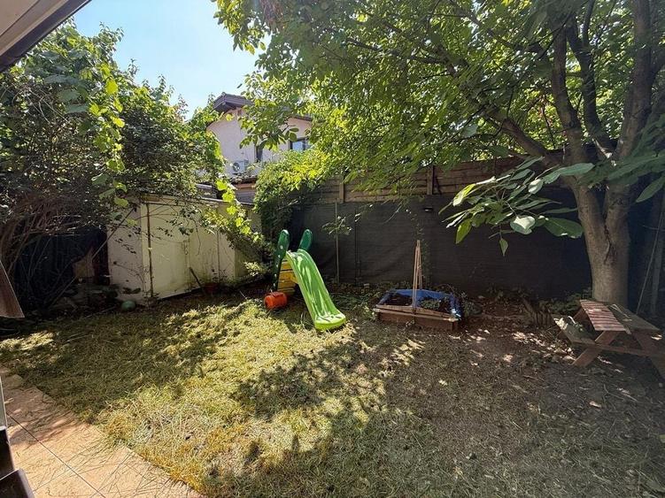Casă individuală cu 3 camere cu Canalizare în Tunari