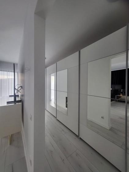 Casă individuală cu 4 camere cu Piscina în Iris