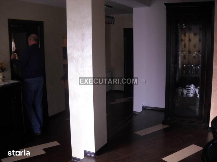 Casă cu 4 camere cu Teren 400 Mp în Central