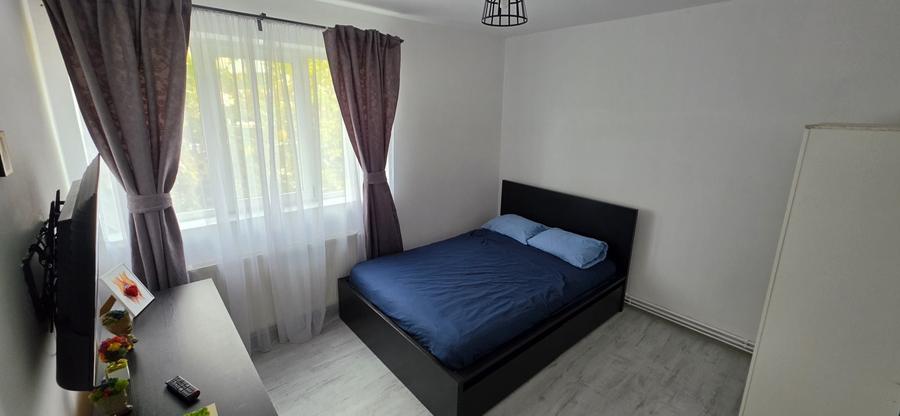 Apartament cu 2 camere semidecomandat în Aleea Trandafirilor