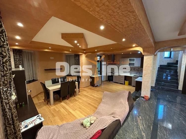 Casă individuală cu 6 camere cu Piscina în Ciritei