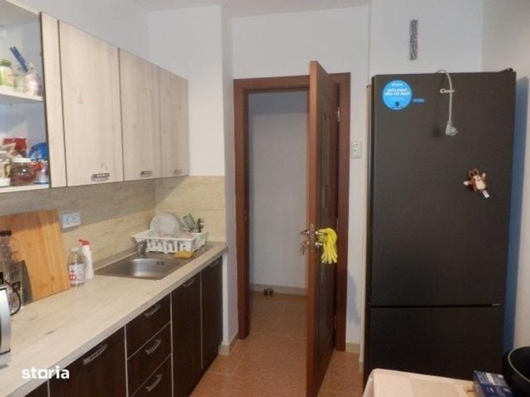 Apartament cu 3 camere decomandat în Aviației