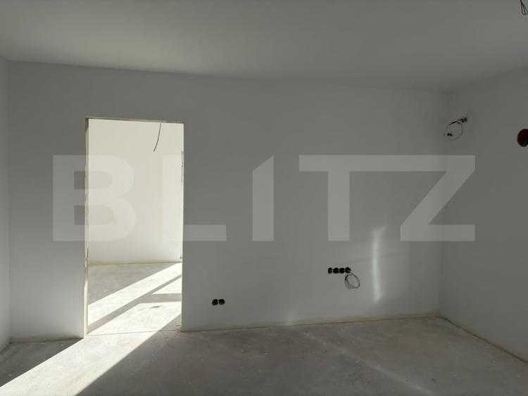 Apartament cu 3 camere semidecomandat în Iris