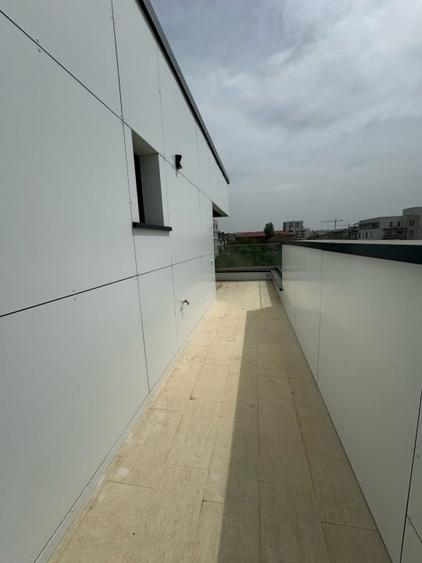 Duplex cu 5 camere cu Canalizare în Voluntari
