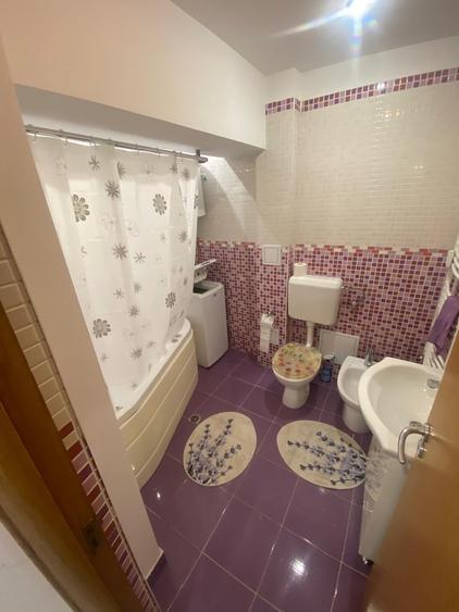 Apartament cu 3 camere decomandat, mobilat în Unirii