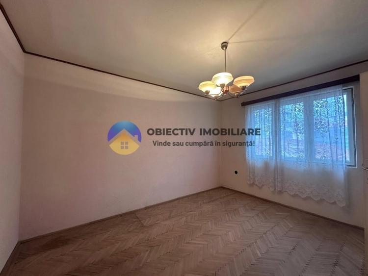 Casă cu 3 camere cu Canalizare în Central