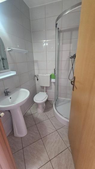 Casă individuală cu 4 camere cu Canalizare în Domenii