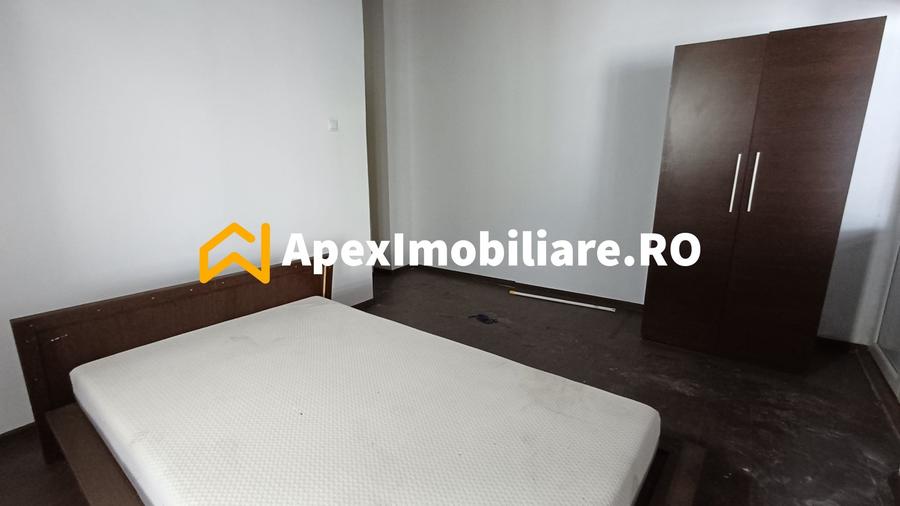 Casă individuală cu 4 camere cu Canalizare în Domenii