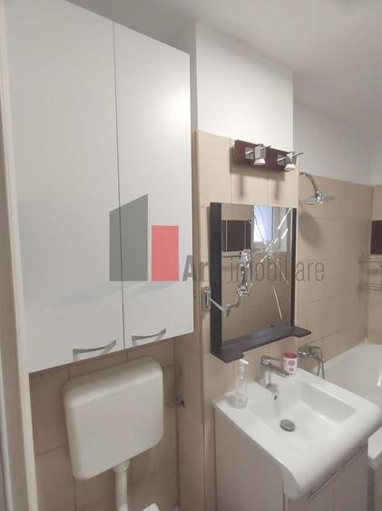 Apartament cu 2 camere semidecomandat, mobilat în Dristor