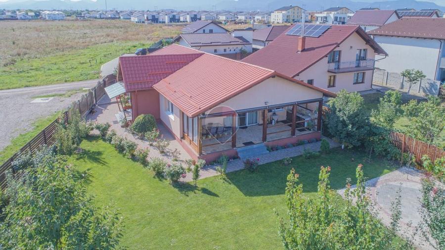 Casă individuală cu 3 camere cu Teren 739 Mp în Sânpetru