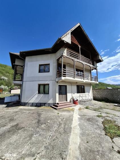 Constructie P+1 cu 6 incaperi 2 bai si teren - 3.329 mp Baile Olanesti - 3