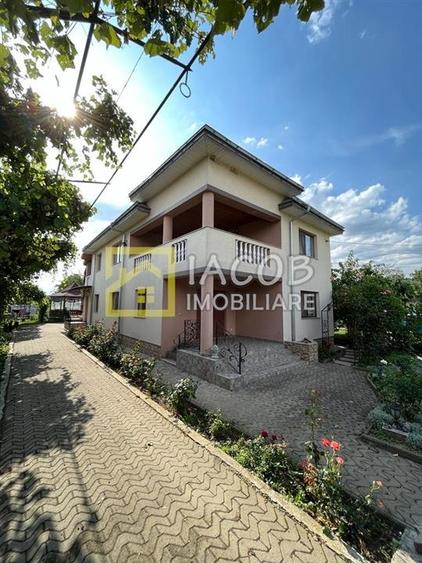Casă individuală cu 4 camere cu Teren 1000 Mp în Itești