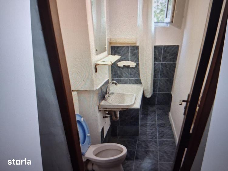 Garsonieră decomandată în Tei