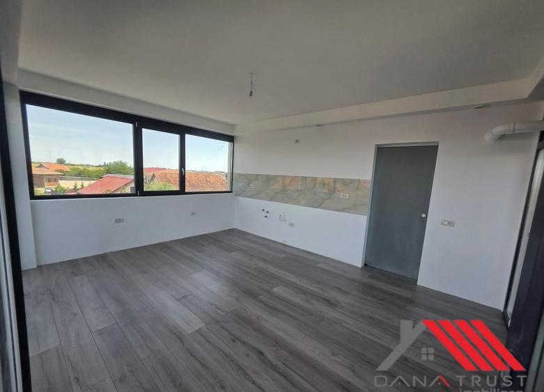 Penthouse cu 3 camere decomandat în Giroc