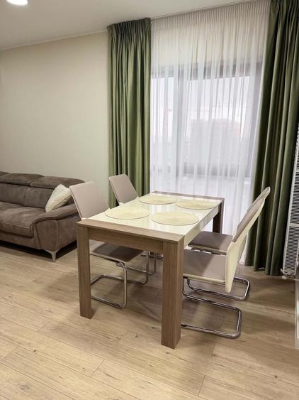 Apartament cu 3 camere decomandat în Drumul Taberei