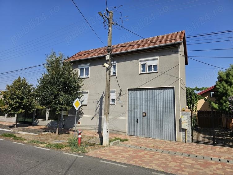 Casă cu 4 camere în Sânnicolau Mare
