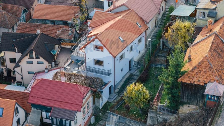 Hotel/Pensiune, de 166 mp, în Schei