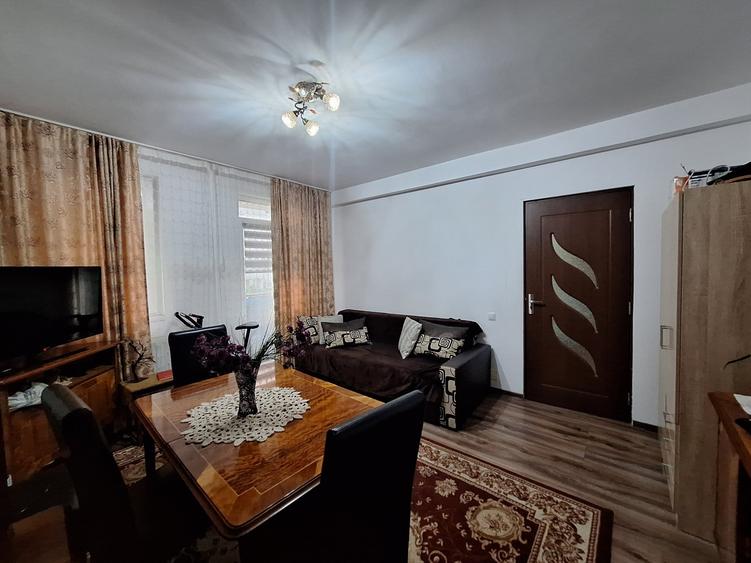 Apartament decomandat, 44 mp, parcare, strada Cetatii - 6