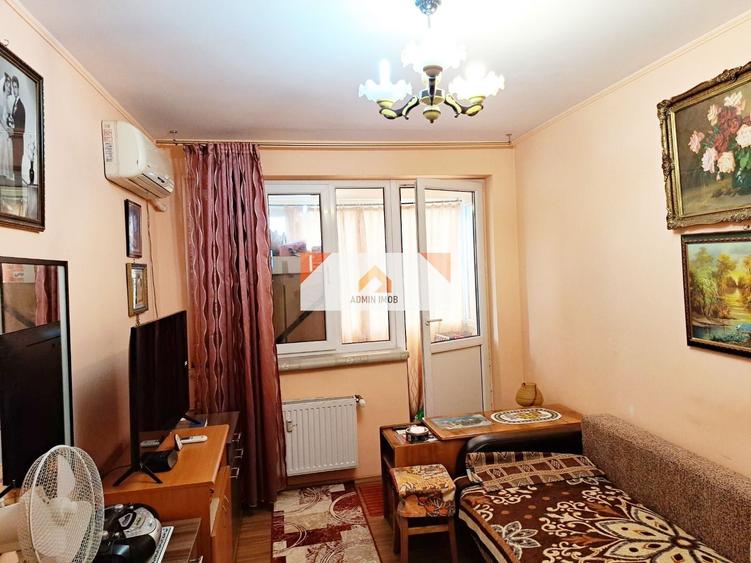 Apartament cu 3 camere semidecomandat, mobilat în Drumul Taberei — fotografia 2