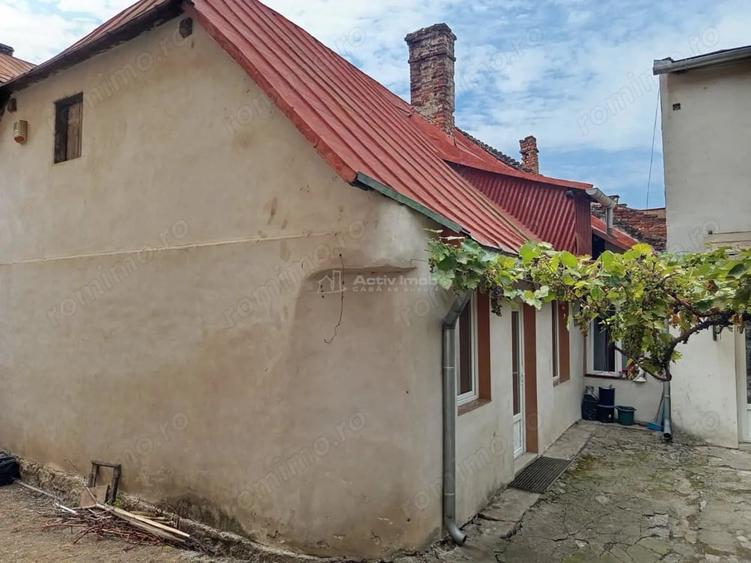 Casă cu Teren 243 Mp în Vest