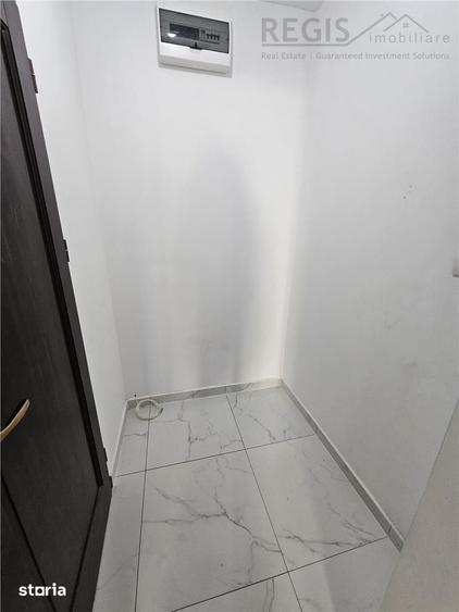 Spațiu comercial, de 32 mp, în Tractorul