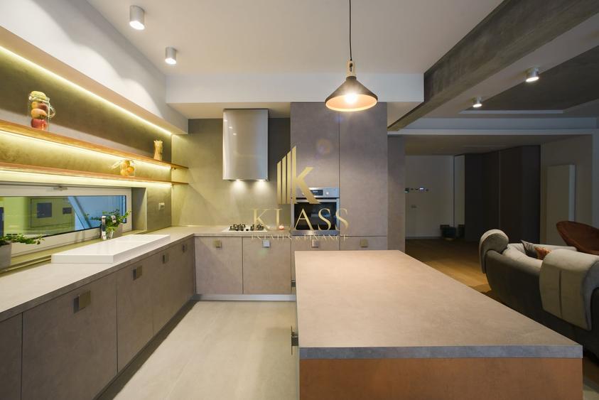 Apartament cu 4 camere decomandat, mobilat în Iancu Nicolae