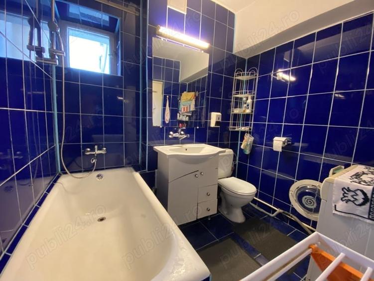 Apartament cu 3 camere decomandat în 22 Decembrie